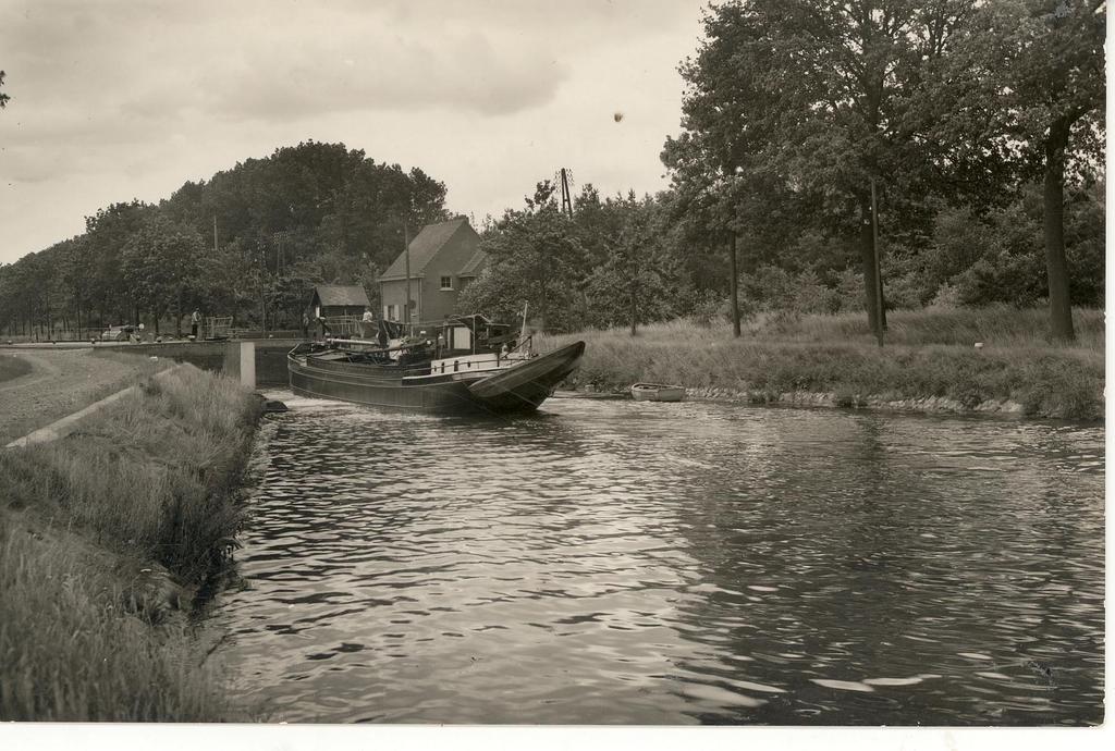 Buiten Verwachting onderweg met vracht