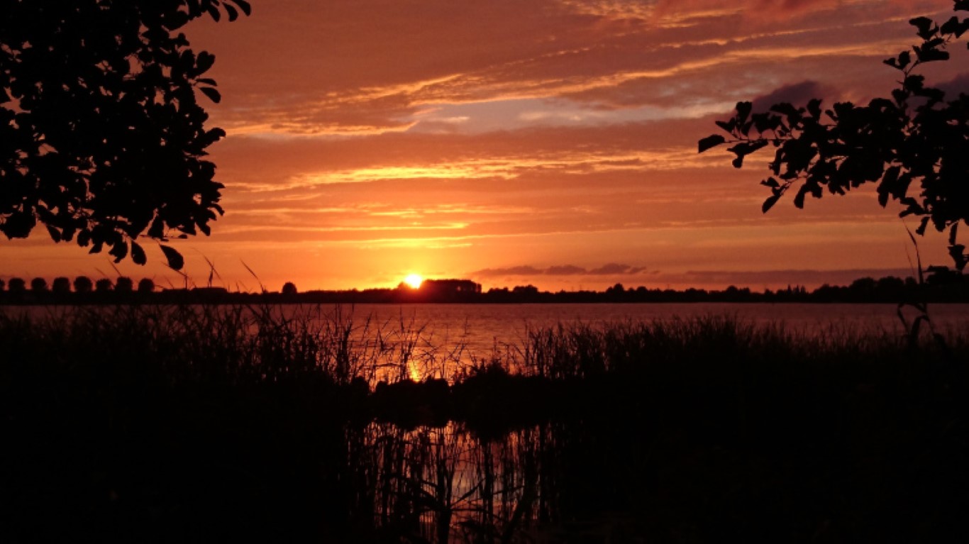 Zonsondergang tijdens een vaartocht